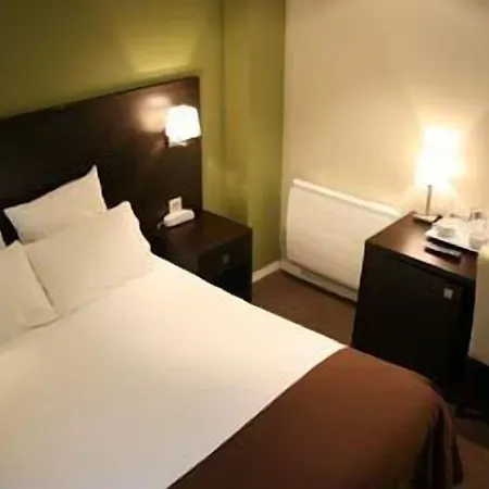 Hotel Logis Restaurant L'auberge Normande 2*