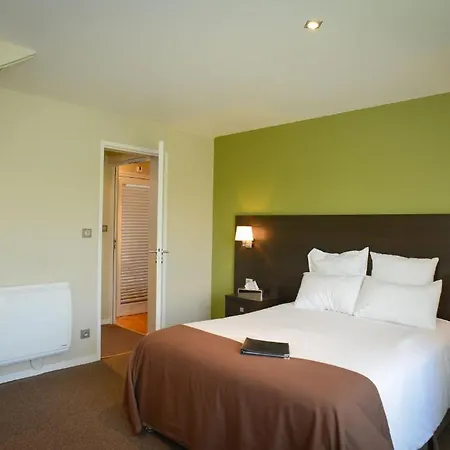 Hotel Logis Restaurant L'auberge Normande Carentan