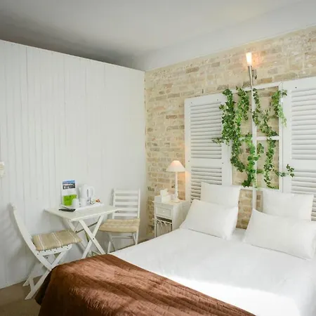 Hotel Logis Restaurant L'auberge Normande 2*