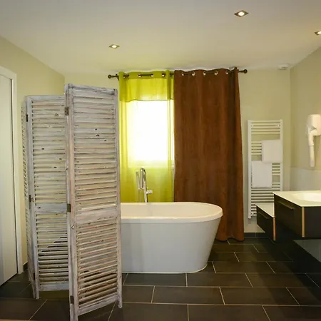 Logis Restaurant L'auberge Normande Hotel 2*