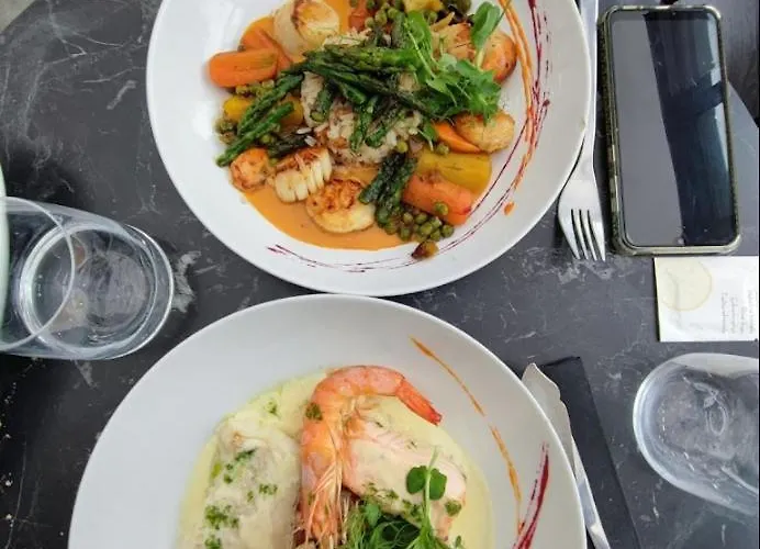 Logis Restaurant L'auberge Normande ホテル 2*