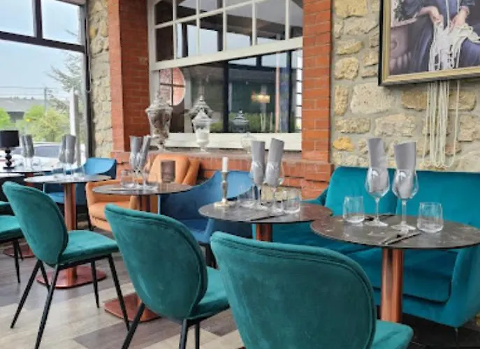 ホテル Logis Restaurant L'auberge Normande カランタン