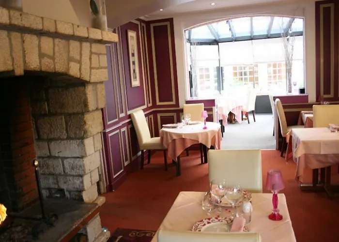 ホテル Logis Restaurant L'auberge Normande