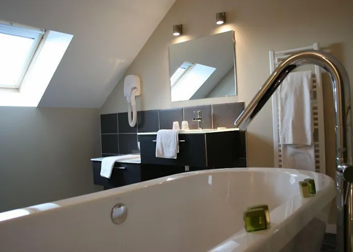 Logis Restaurant L'auberge Normande ホテル