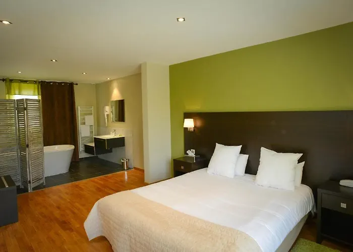 ホテル Logis Restaurant L'auberge Normande カランタン