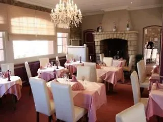 ホテル Logis Restaurant L'auberge Normande カランタン