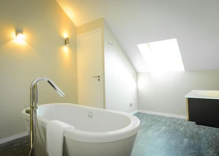 ホテル Logis Restaurant L'auberge Normande カランタン