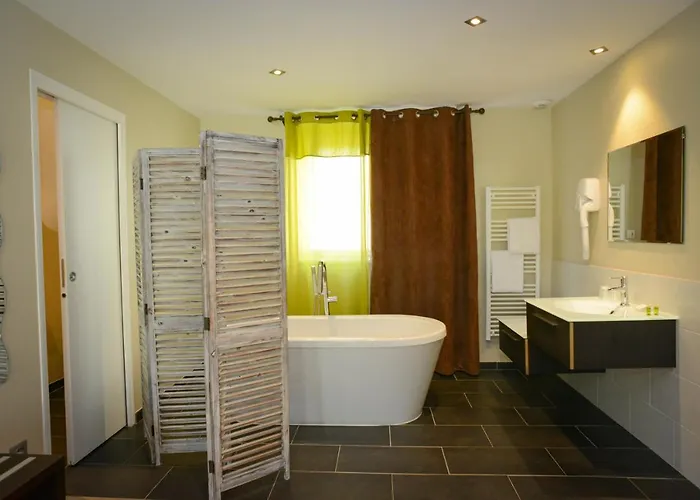 Logis Restaurant L'auberge Normande ホテル 2*