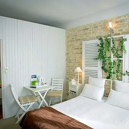 Hotel Logis Restaurant L'auberge Normande
