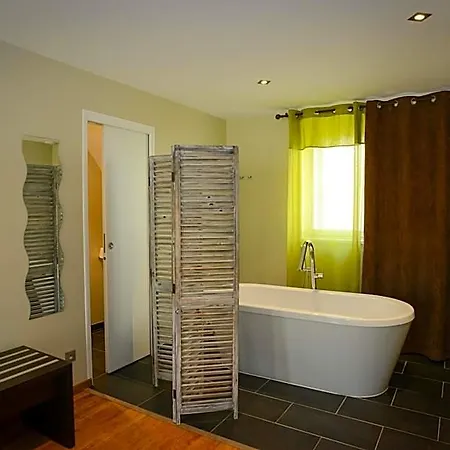Logis Restaurant L'auberge Normande Hotel 2*
