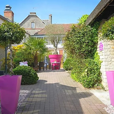 Logis Restaurant L'auberge Normande 2* Carentan