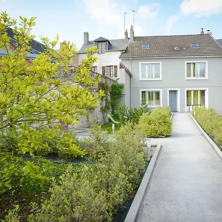 Logis Restaurant L'auberge Normande Отель