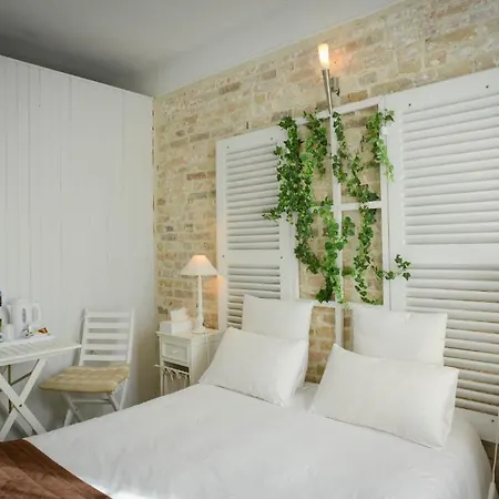 Otel Logis Restaurant L'auberge Normande Carentan