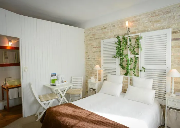 Hotel Logis Restaurant L'auberge Normande 2*